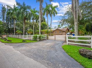 15720 SW 56th St, Southwest Ranches, FL 33331