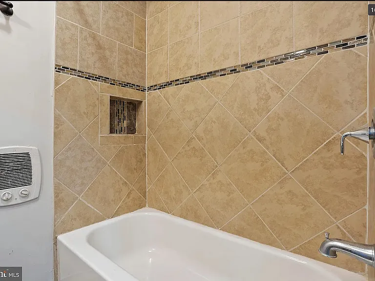857 E Willard St — Photo 10