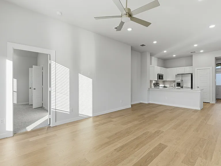 3912 Sandstone Dr — Photo 4
