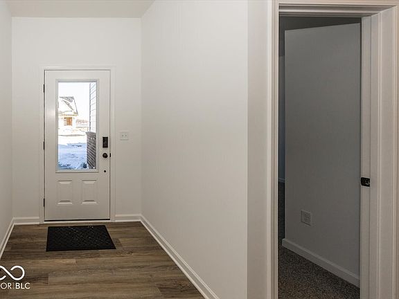 3rd image of 4979 Elaine Ct