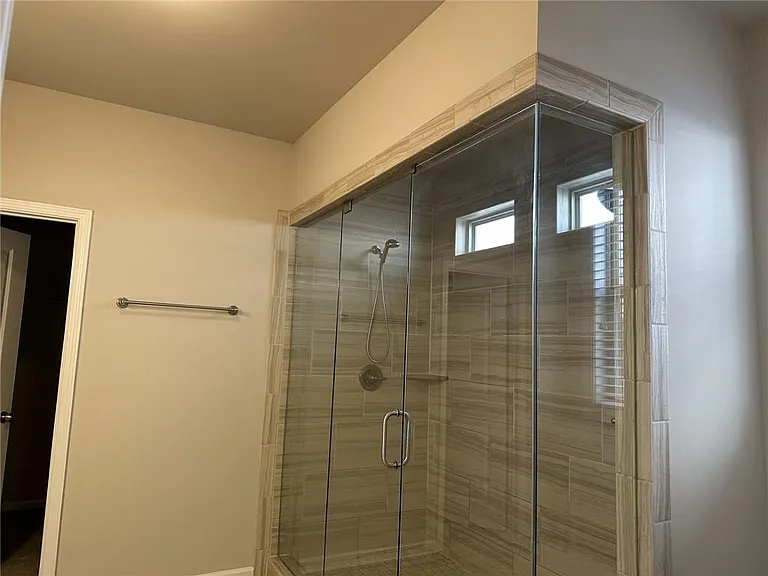 2439 Ivy Meadow Ln — Photo 6