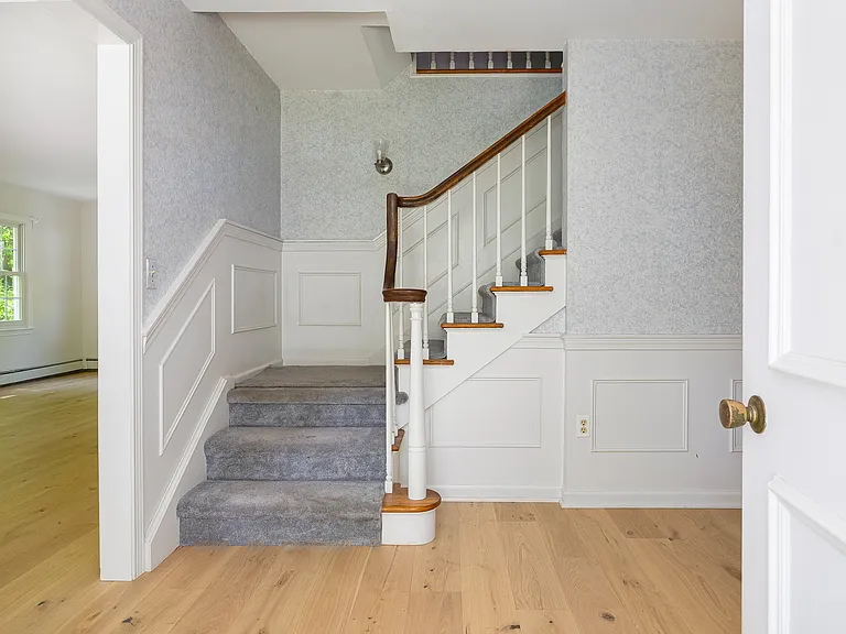 50 Aspinwall Rd — Photo 22