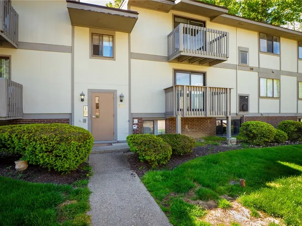 507 Hunters Path Rd APT 12, Bridgeville, PA 15017