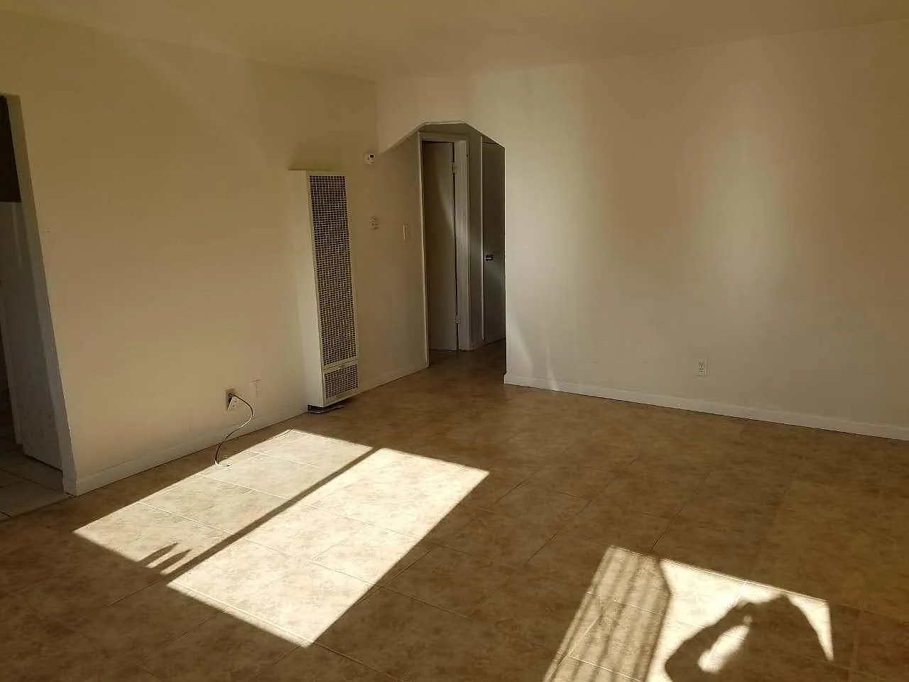 2 bed, 860 sqft, $1,800 — Photo 3