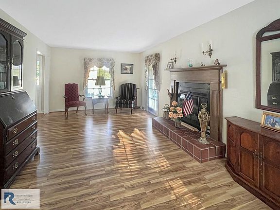 5th image of 3125 Finch Dr