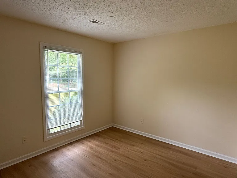 6341 Round Hill Rd — Photo 11