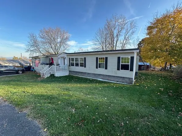 27 Elizabeth St, Port Henry, NY 12974