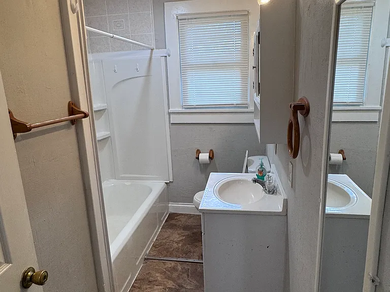 904 Dunlap St — Photo 11