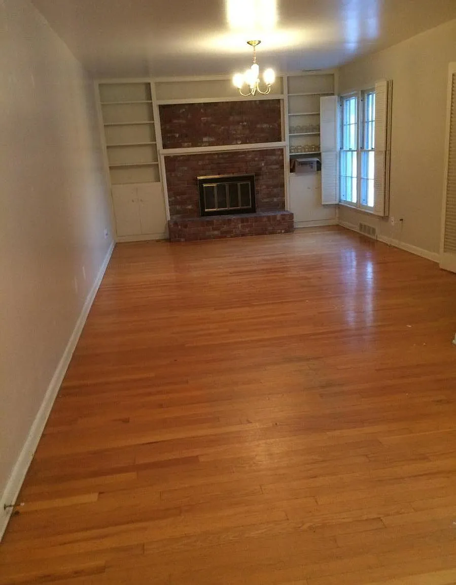 1202 Caddell Lane — Photo 3