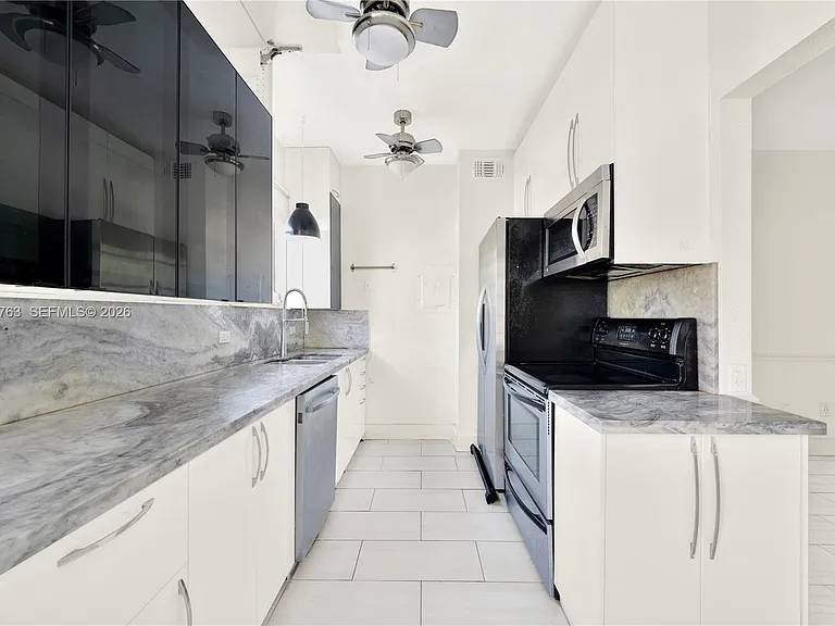 610 8th St #102R — Photo 11