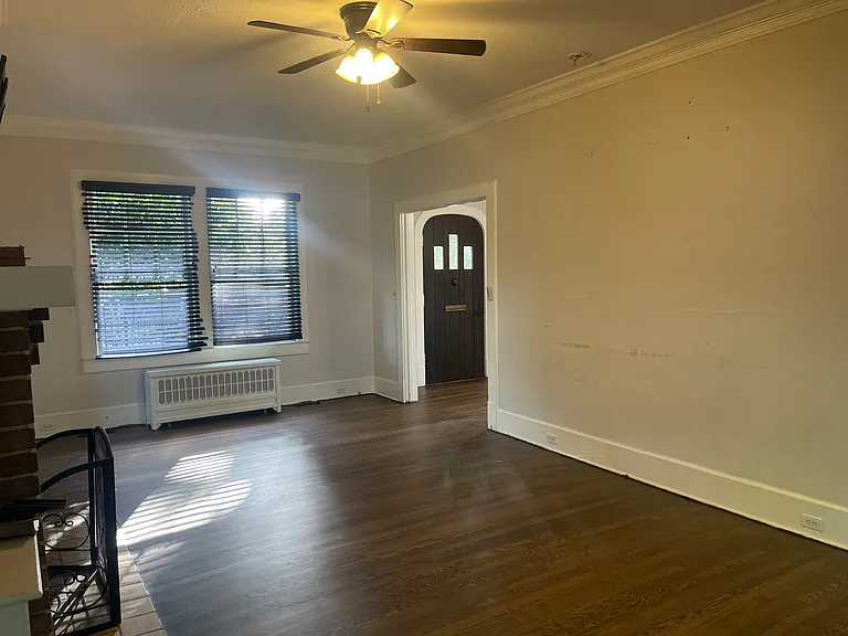 1124 N Spring St — Photo 19