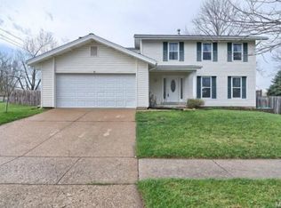 101 Tara Ridge Ct, Ballwin, MO 63021