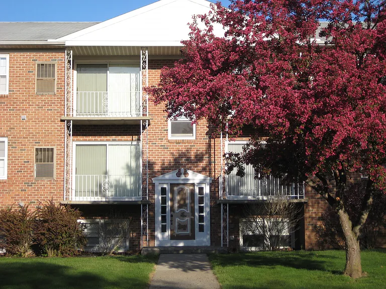 Park Hill Lane Apartments — Photo 28