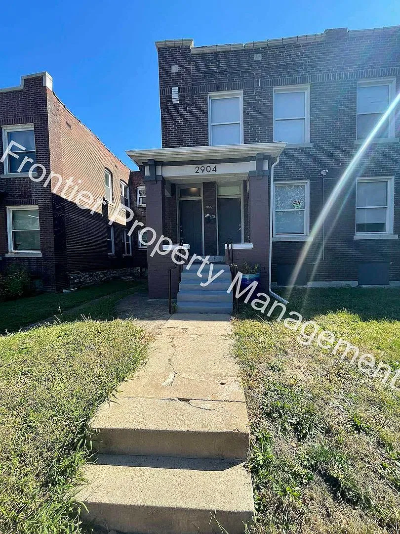 2904-2908 S Compton — Photo 1