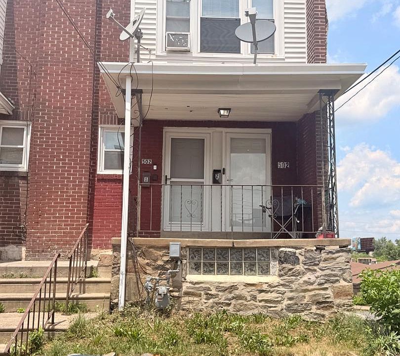 1st image of 502 W 10th St