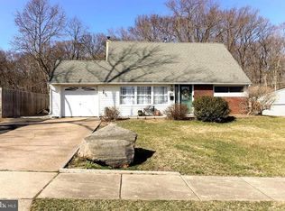 87 Vermilion Dr, Levittown, PA 19054