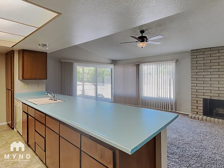 4250 E Kiowa St — Photo 13