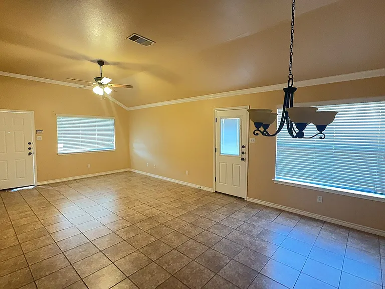 5001 Autumn Valley Dr — Photo 9