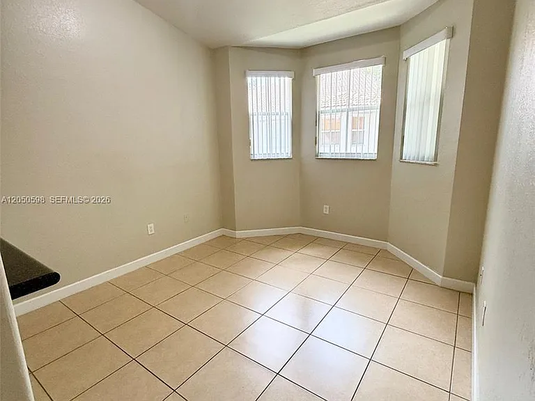 1652 SE 28th St #202 — Photo 16