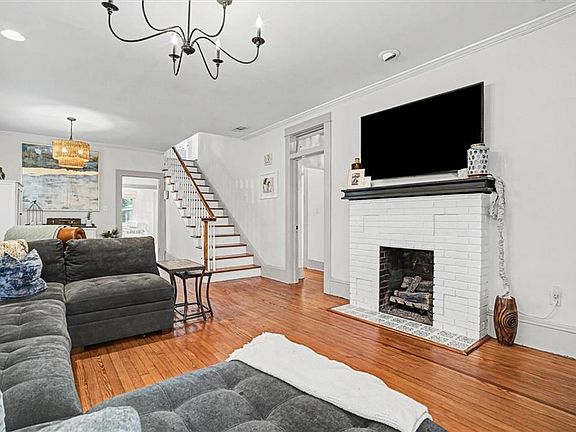 5th image of 136 Florence Pl