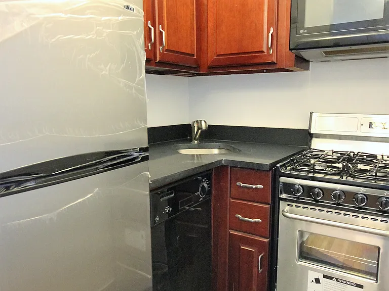 173 W 85th St #9 — Photo 3