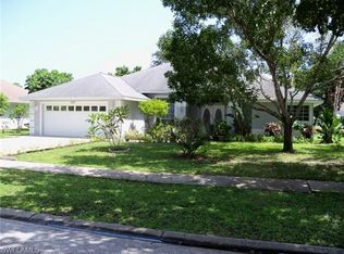 11171 Palmetto Ridge Dr, Naples, FL 34110