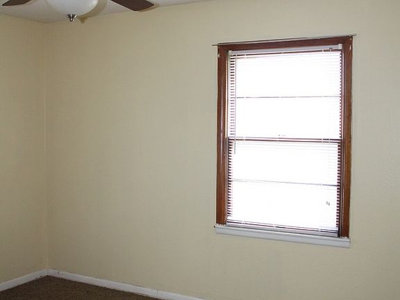 4th image of 2405 NW 20th St