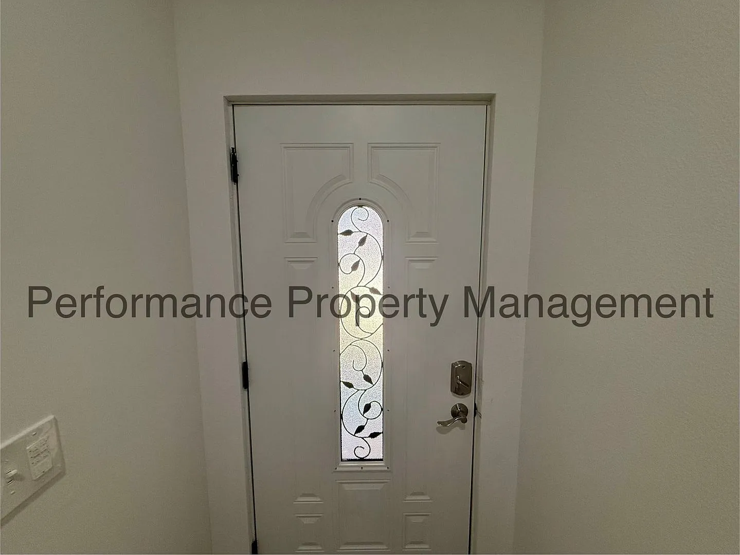 Modern 4 Bed/2 Bath E Bakersfield Home w/ RBP & Security Deposit Alternative Option — Photo 2