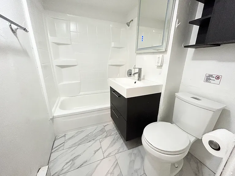 7 Warwick St #3 — Photo 2