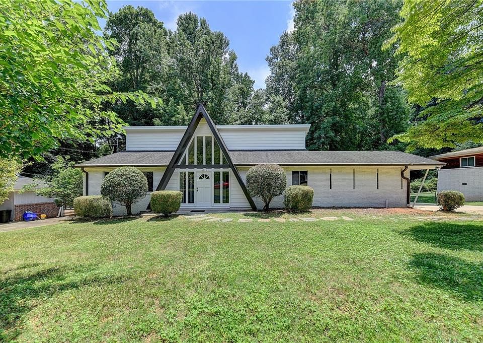 1st image of 4253 Smithsonia Dr