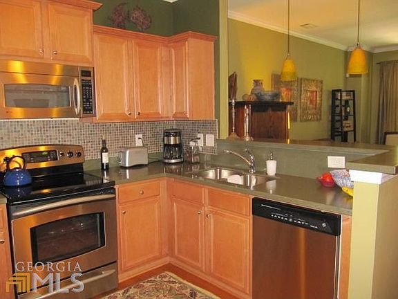 5th image of 380 Grant Cir SE Unit 404