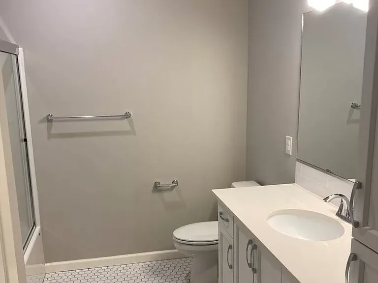 6580 N Greenwich Ave — Photo 8