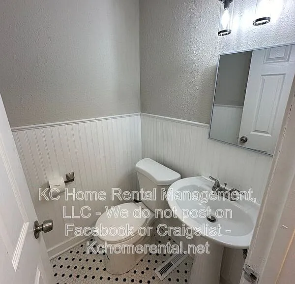 3016 E 32nd St — Photo 40