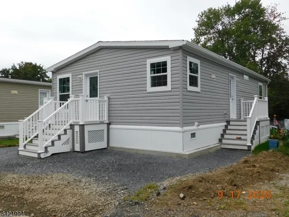 64 Back Street, Oxford Twp., NJ 07863