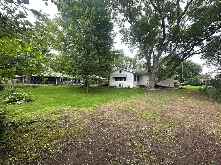 409 20th Ave — Photo 36