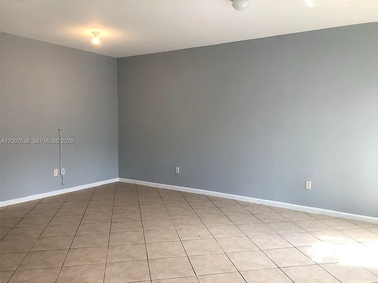 8209 SW 25th Ct — Photo 5