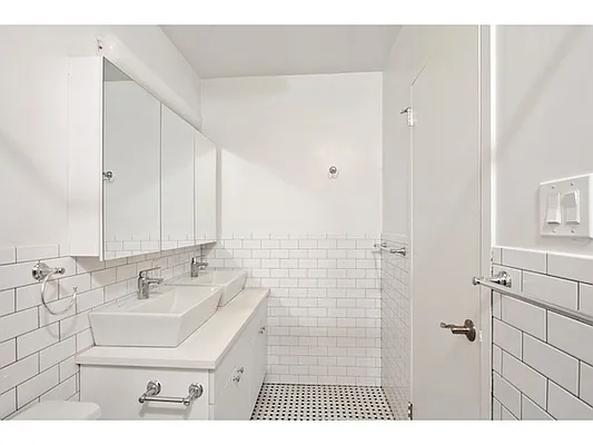 Rented by Mirador Real Estate | media 32