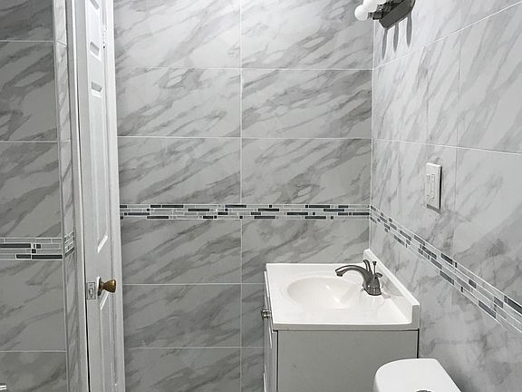 4th image of 8612 117th St