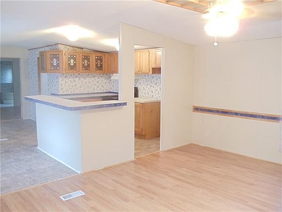 2nd image of 277 Castleridge Dr