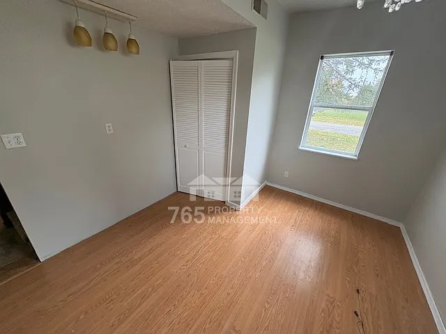 932 S Webster St — Photo 7