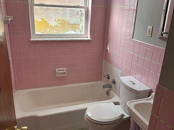 4th image of 4124 Delhi Ave APT 1