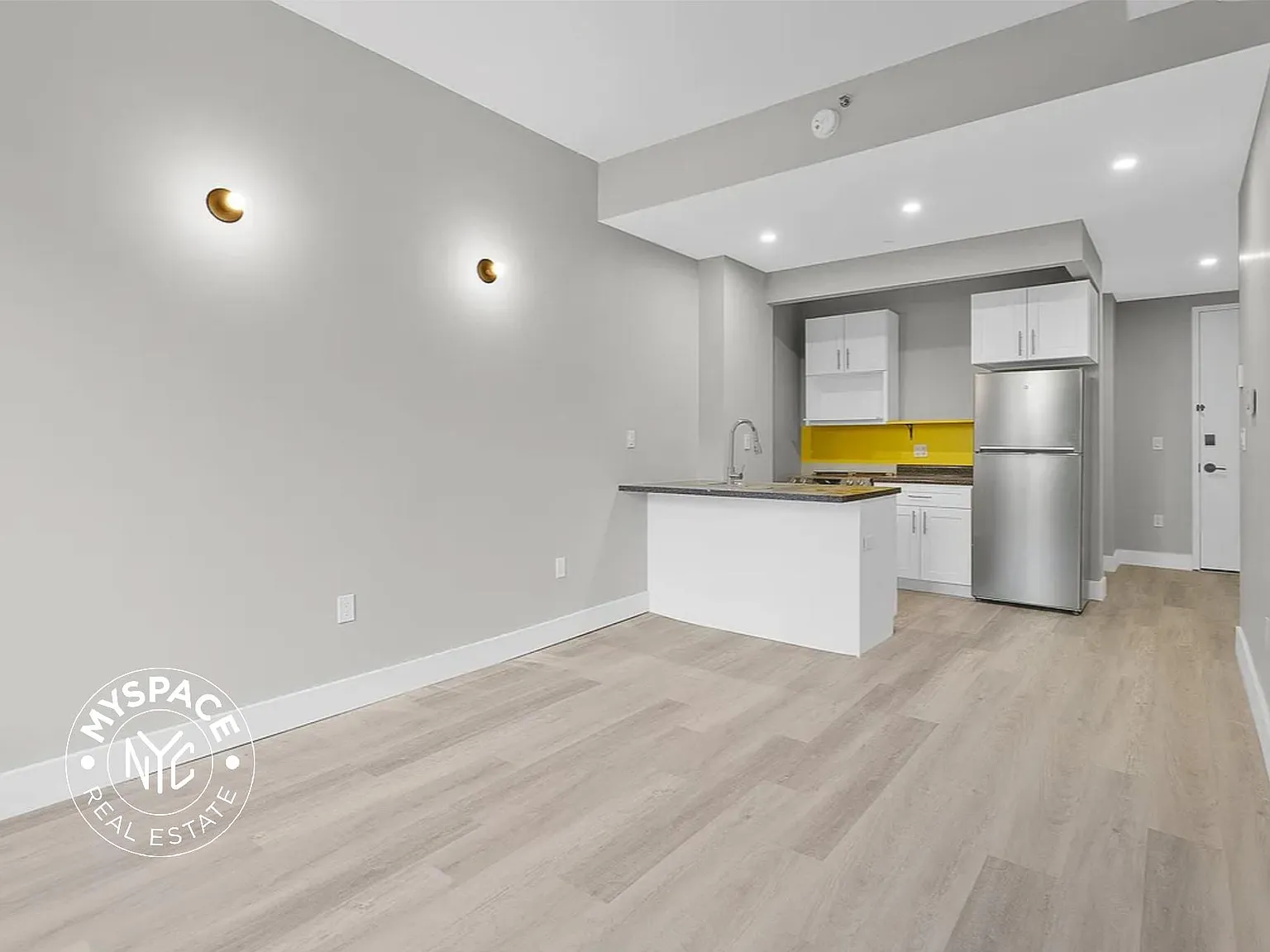 639 East 28th Street — Photo 3