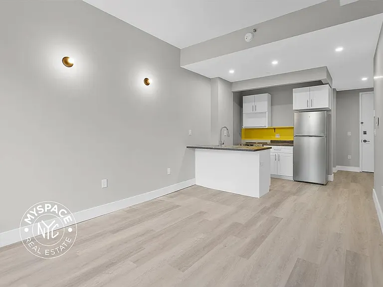 639 E 28th St #1E — Photo 3