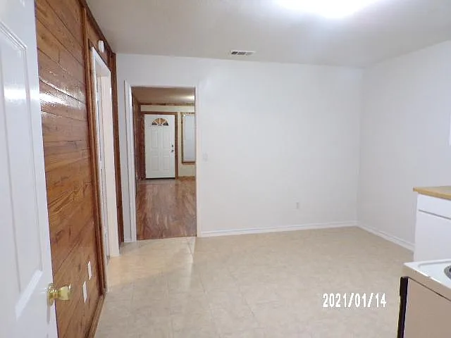 610 E High St — Photo 14