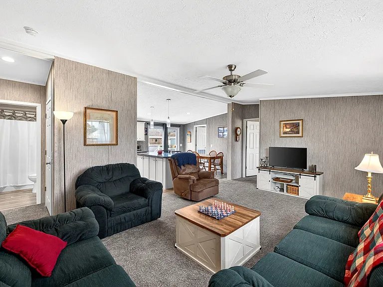 540 Everett St #17 — Photo 12