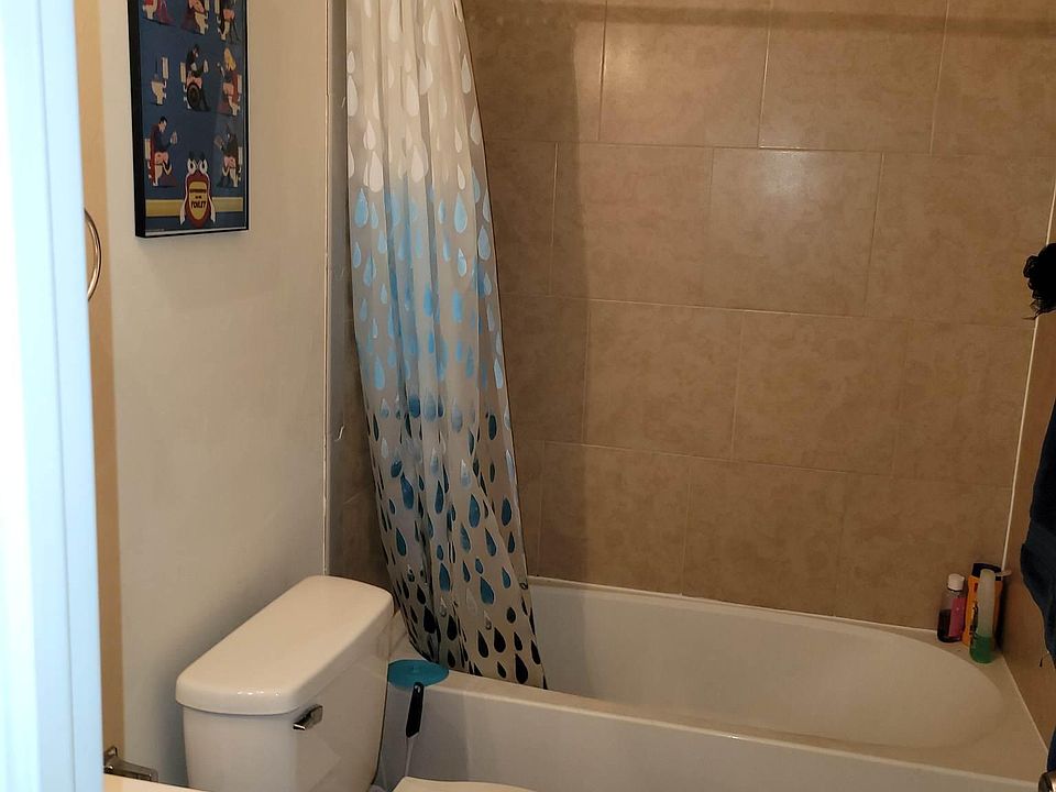 1st image of 1041 SE 11th St