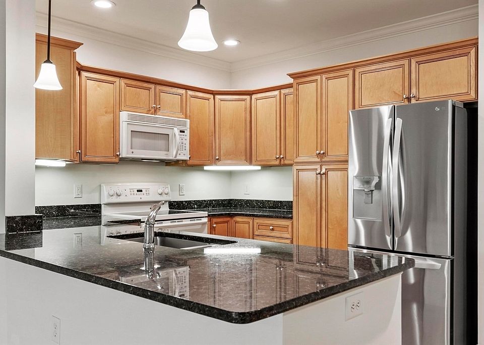 1st image of 1313 Emerald Ct Unit 1313