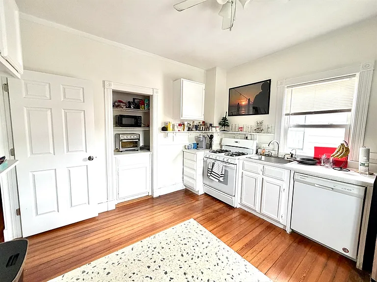 18 Winslow Rd #2 — Photo 2