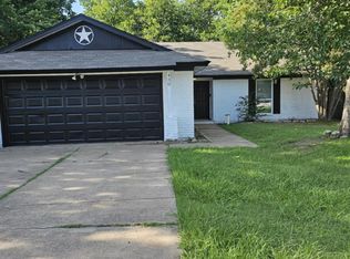 430 Kirby Creek Dr, Grand Prairie, TX 75052