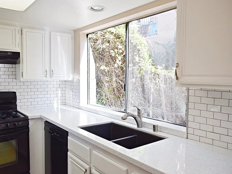 5744 Mildred St — Photo 3